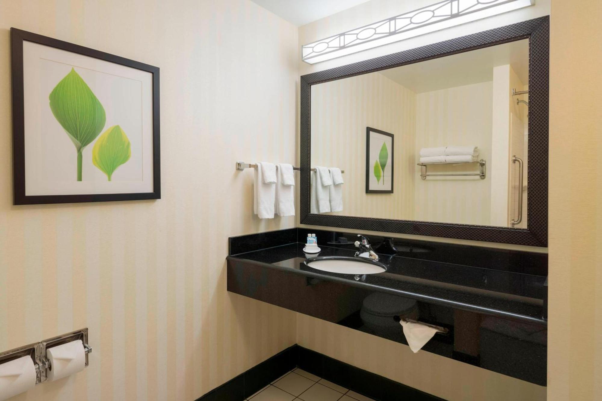 Fairfield Inn & Suites Huntingdon Raystown Lake Екстер'єр фото