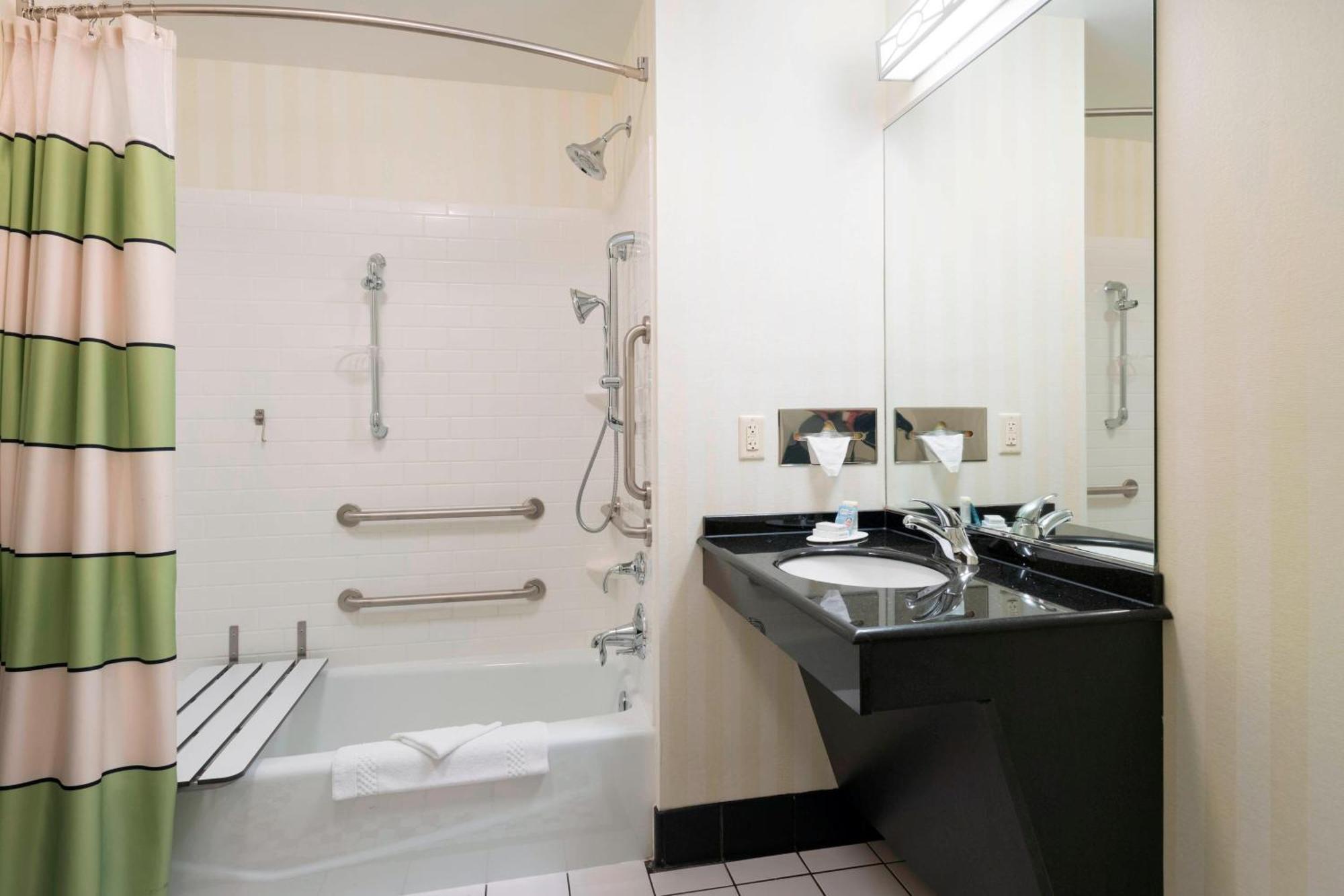 Fairfield Inn & Suites Huntingdon Raystown Lake Екстер'єр фото